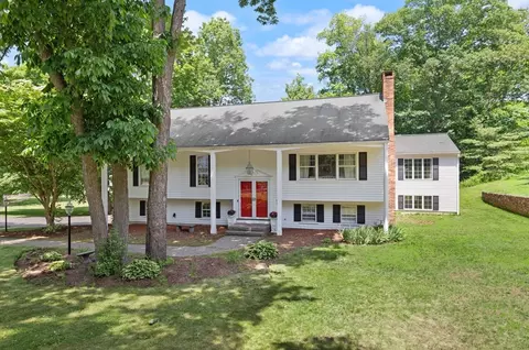 Exterior - 4 Pentucket Ln, Danvers, MA 01923 photo 2 of 8