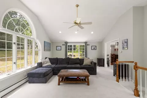Living - 4 Pentucket Ln, Danvers, MA 01923 photo 4 of 5