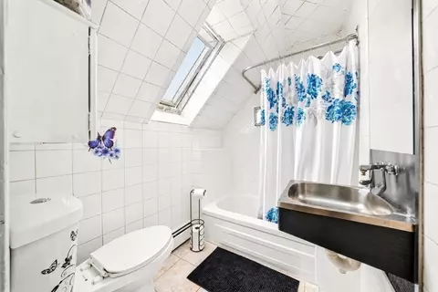 Bath - 32 Irwin St, Winthrop, MA 02152 photo 4 of 4