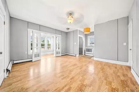 Living - 32 Irwin St, Winthrop, MA 02152 photo 2 of 3