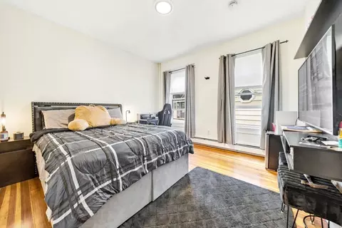 Bedroom - 32 Irwin St, Winthrop, MA 02152 photo 3 of 11