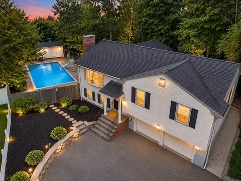10 Richardson Cir, Saugus, MA 01906