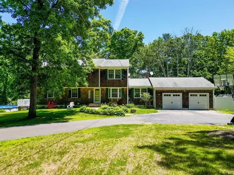 121 Plain St, Rehoboth, MA 02769