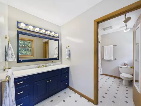 Bath - 121 Plain St, Rehoboth, MA 02769 photo 3 of 4