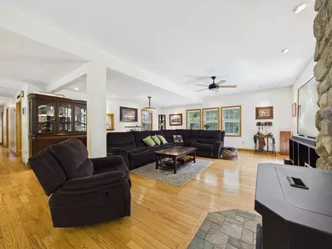 Living - 121 Plain St, Rehoboth, MA 02769 photo 1 of 4
