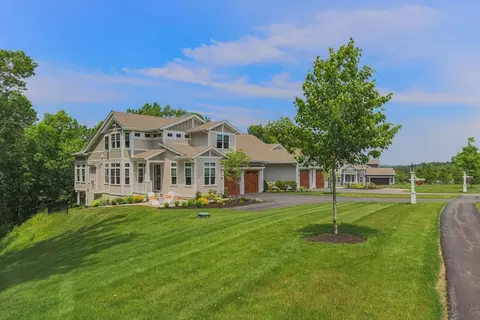 70 Legacy Ln #B, Groton, MA 01450