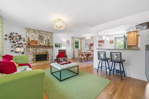 12 Parsons Ter, Dedham, MA 02026