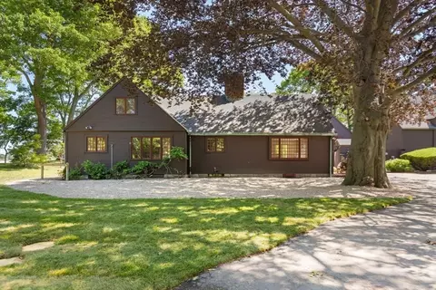 69 Dolliver Neck Rd, Gloucester, MA 01930