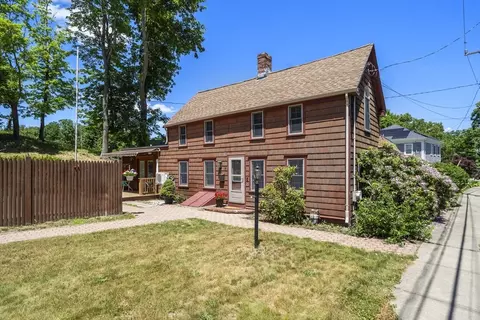 17 Stafford St, Plymouth, MA 02360
