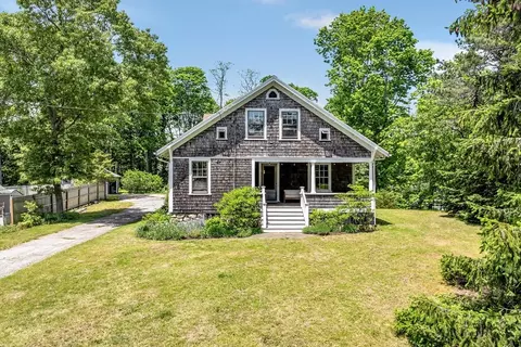 9 Wild Harbor Rd, Falmouth, MA 02556