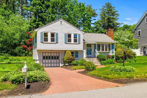 15 Pleasant St, Burlington, MA 01803