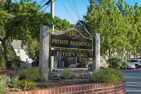 126 Merrimac St #9, Newburyport, MA 01950