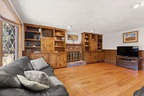 Living - 80 Hampton Rd, Sharon, MA 02067 photo 2 of 3