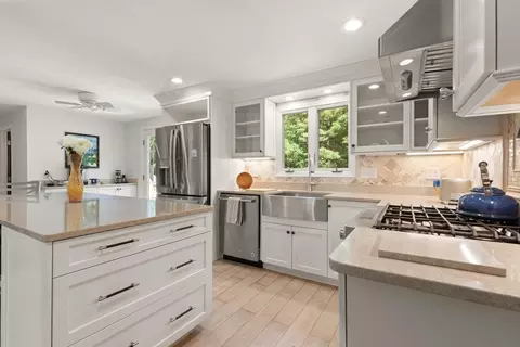 Kitchen - 80 Hampton Rd, Sharon, MA 02067 photo 2 of 3