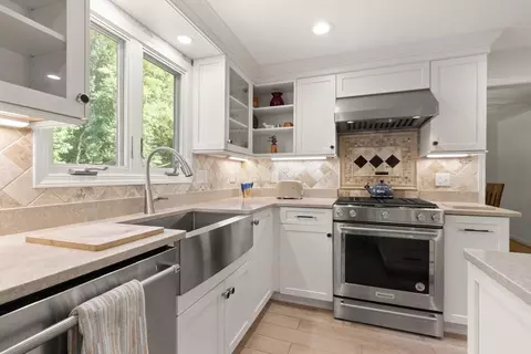 Kitchen - 80 Hampton Rd, Sharon, MA 02067 photo 3 of 3