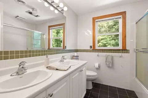 Bath - 80 Hampton Rd, Sharon, MA 02067 photo 4 of 4