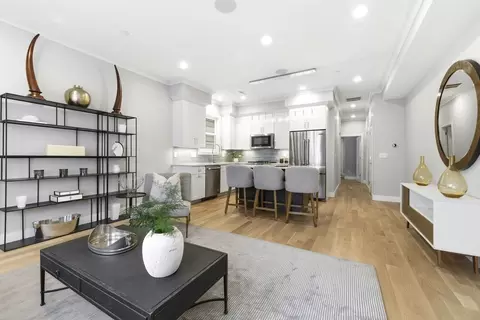 259 Gold St #1, Boston, MA 02127