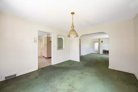 Living - 216 Springfield St, Chicopee, MA 01013 photo 4 of 4