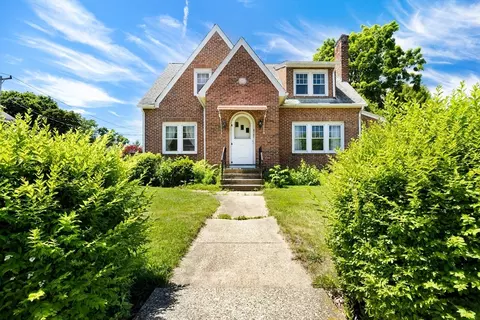 216 Springfield St, Chicopee, MA 01013