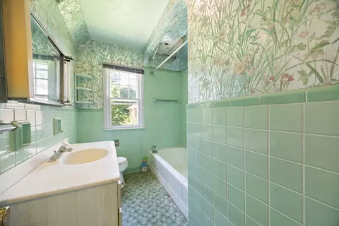 Bath - 216 Springfield St, Chicopee, MA 01013 photo 1 of 2