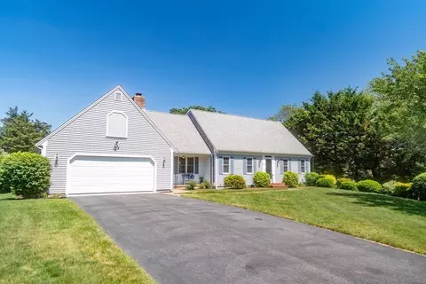 58 Scarsdale Rd, Dennis, MA 02638