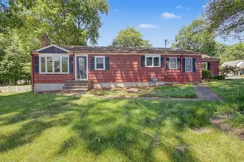 360 S Main St, Bellingham, MA 02019