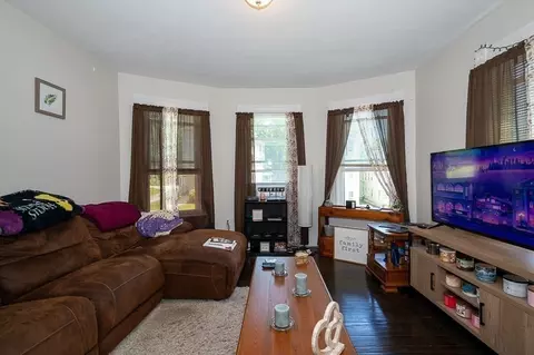 192 Vernon St, Worcester, MA 01607 photo 4