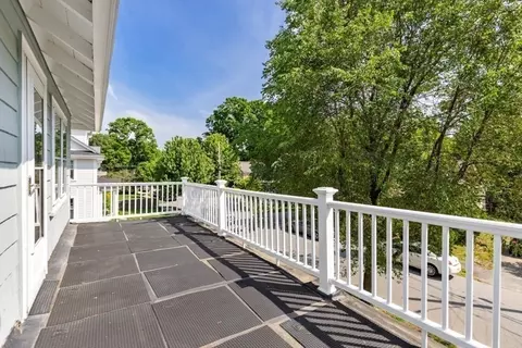 Exterior - 8 Berkeley St, Reading, MA 01867 photo 4 of 8
