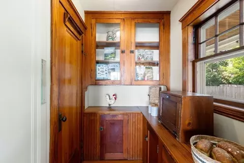 Entry Way - 8 Berkeley St, Reading, MA 01867 photo 3 of 8