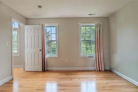 Bedroom - 1204 Main St, Reading, MA 01867 photo 4 of 6