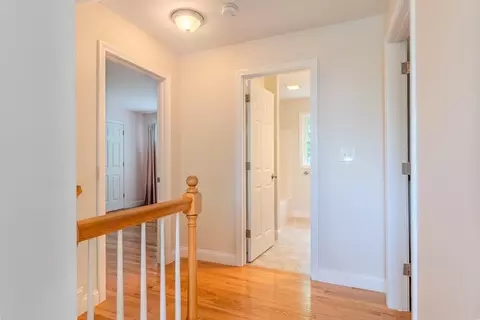 Entry Way - 1204 Main St, Reading, MA 01867 photo 3 of 5