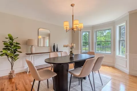 Dining - 1204 Main St, Reading, MA 01867 photo 3 of 4