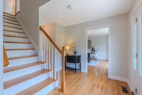 Entry Way - 1204 Main St, Reading, MA 01867 photo 2 of 5