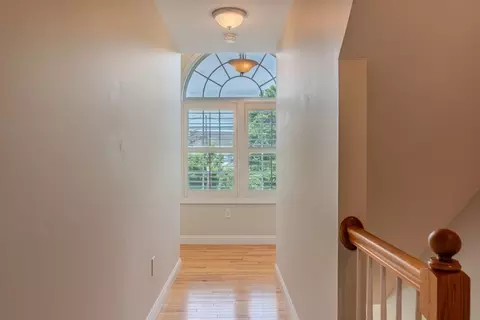 Entry Way - 1204 Main St, Reading, MA 01867 photo 4 of 5
