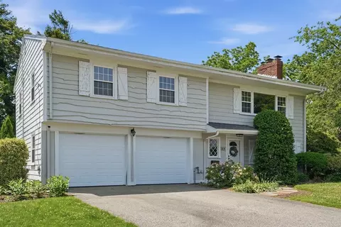 18 Livesey Rd, Quincy, MA 02171