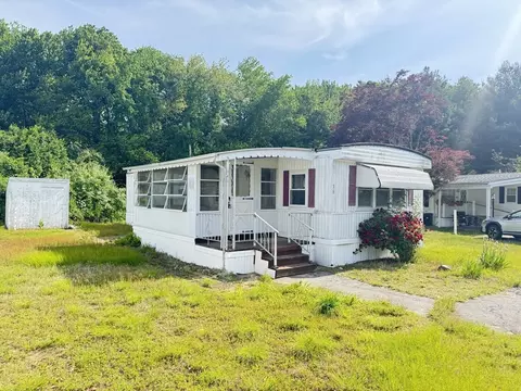 38 Hickory Rd, Taunton, MA 02780