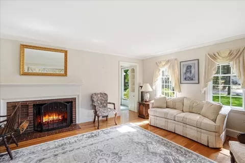 97 Green St, Needham, MA 02492 photo 7