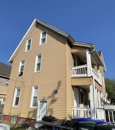52 Acushnet St, Springfield, MA 01105 photo 3