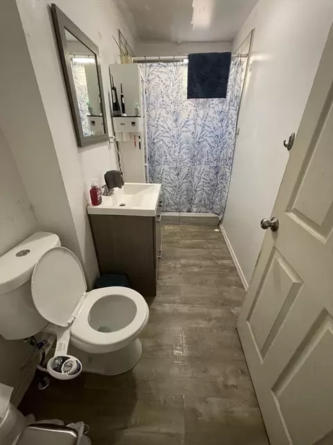 52 Acushnet St, Springfield, MA 01105 photo 12