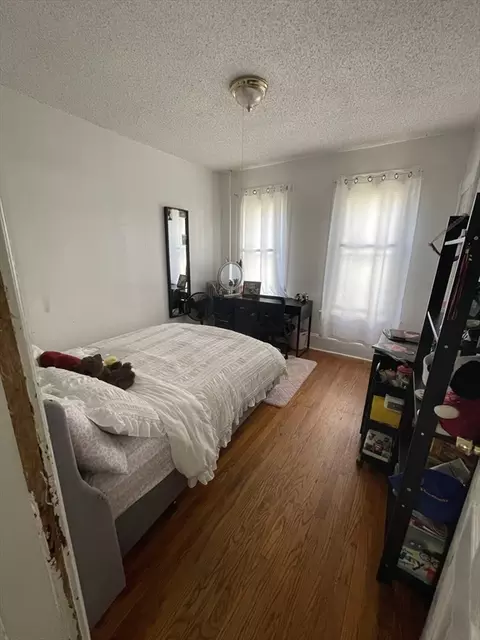 52 Acushnet St, Springfield, MA 01105 photo 8