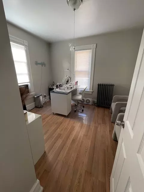 52 Acushnet St, Springfield, MA 01105 photo 20