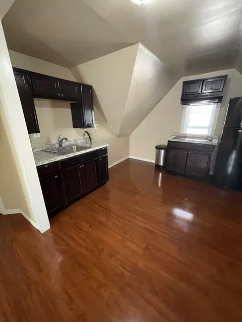 52 Acushnet St, Springfield, MA 01105 photo 23