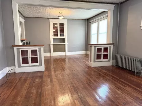 Living - 26 Byron St, Springfield, MA 01109 photo 4 of 6