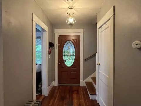 Entry Way - 26 Byron St, Springfield, MA 01109 photo 2 of 3