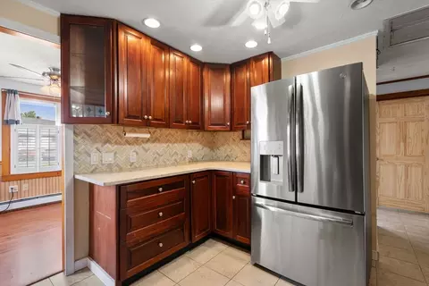 Kitchen - 9 Providence Rd, Sutton, MA 01590 photo 2 of 4