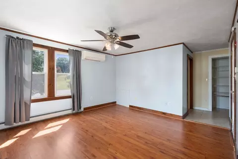 Living - 9 Providence Rd, Sutton, MA 01590 photo 4 of 7
