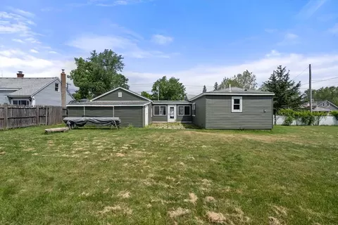 Exterior - 9 Providence Rd, Sutton, MA 01590 photo 11 of 13