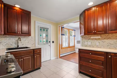 Kitchen - 9 Providence Rd, Sutton, MA 01590 photo 4 of 4