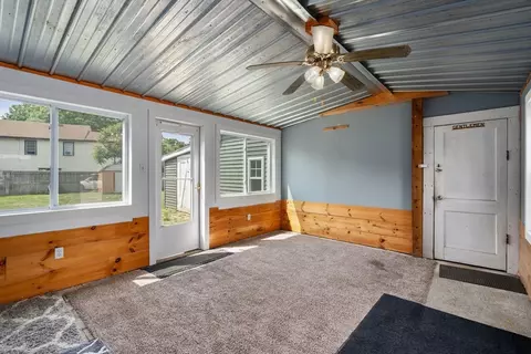 Exterior - 9 Providence Rd, Sutton, MA 01590 photo 4 of 13