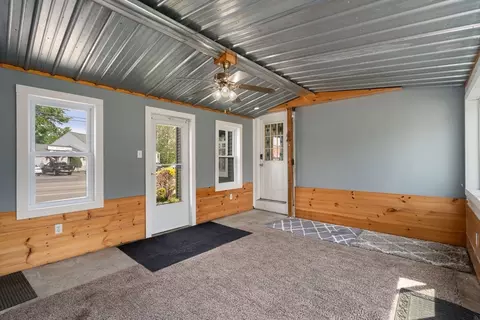 Exterior - 9 Providence Rd, Sutton, MA 01590 photo 5 of 13